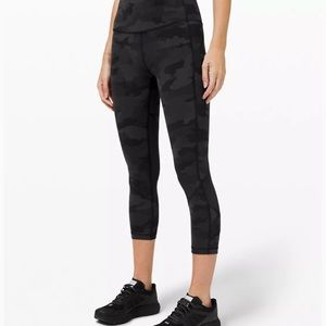 Pace Rival High Rise Crop 22’’